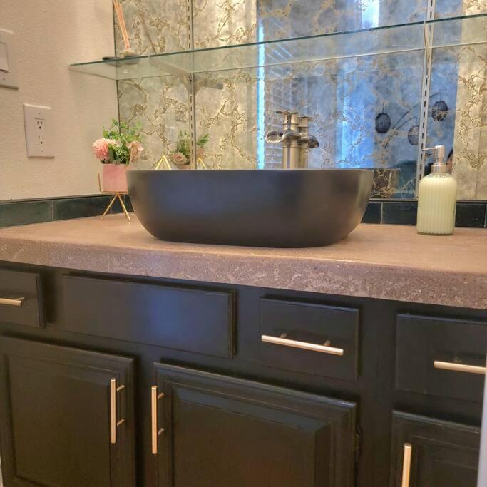 The Ritz Spa Sanctuary Hot Tub/Patio/Fam/Pet لاس كروسيس، نيومكسيكو المظهر الخارجي الصورة