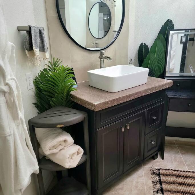 The Ritz Spa Sanctuary Hot Tub/Patio/Fam/Pet لاس كروسيس، نيومكسيكو المظهر الخارجي الصورة